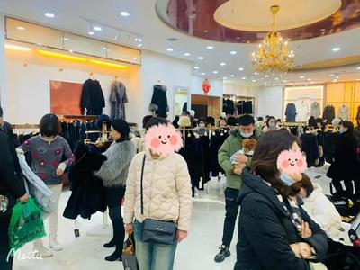 寒潮來襲，貂皮大衣成消費新寵 五星皮革城銷售火熱探訪
